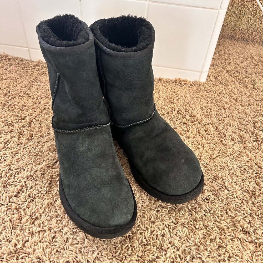 UGG Classic Short II Women's Boots in Black Size 9